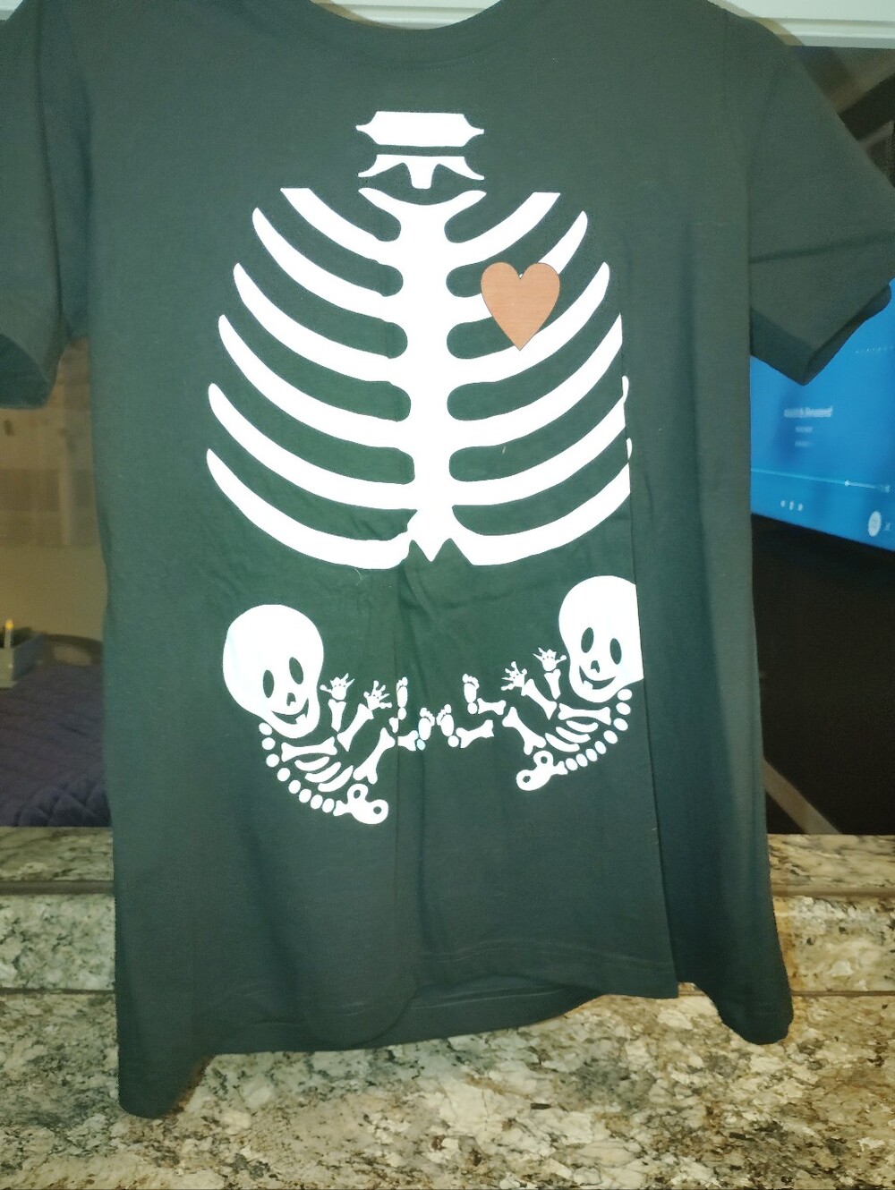 Nwt Women's Black Skeleton Maternity Costume Tee with Brown Heart Twins